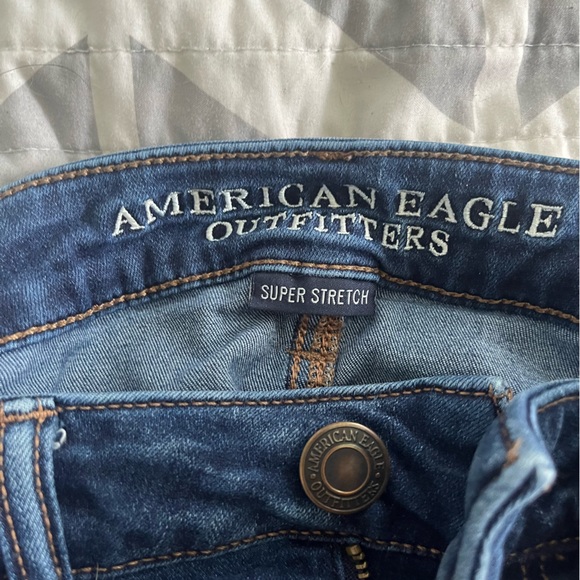 American Eagle ripped jeans - Picture 2 of 4